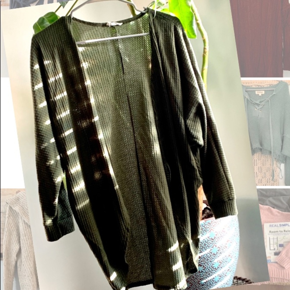Waffle knit Cardigan. No buttons.